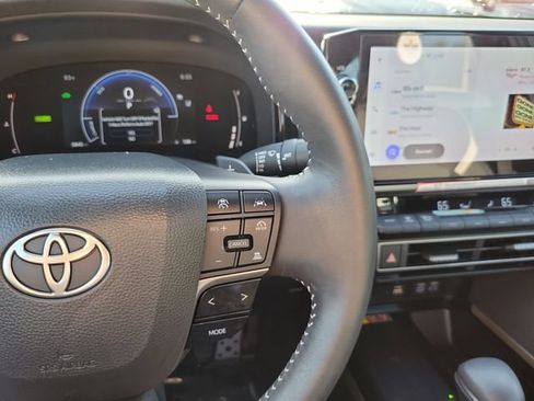 Used 2026 Toyota Camry Hybrid w/ Multimedia Upgrade Package FWD image 16