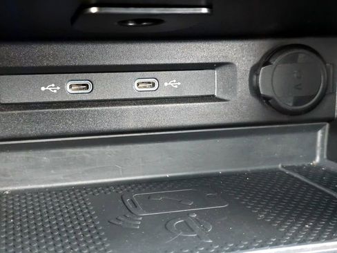 Used 2024 Volkswagen Tiguan SE image 15