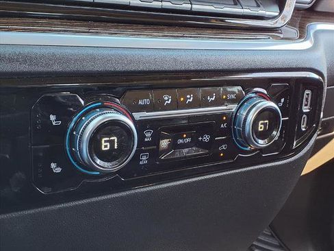 Certified 2022 GMC Sierra 1500 Elevation image 7