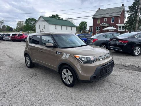 Used 2016 Kia Soul FWD image 3