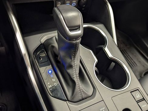 Used 2025 Toyota Highlander XLE image 14