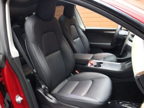 Used 2022 Tesla Model Y Performance image 8