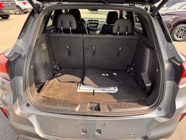 Used 2021 Chevrolet TrailBlazer RS w/ Sun and Liftgate Package AWD/4WD image 16