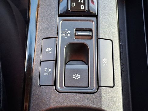 Used 2024 Toyota Prius LE image 24