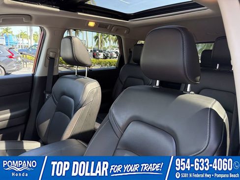Used 2024 Nissan Pathfinder SL w/ SL Premium Package FWD image 24