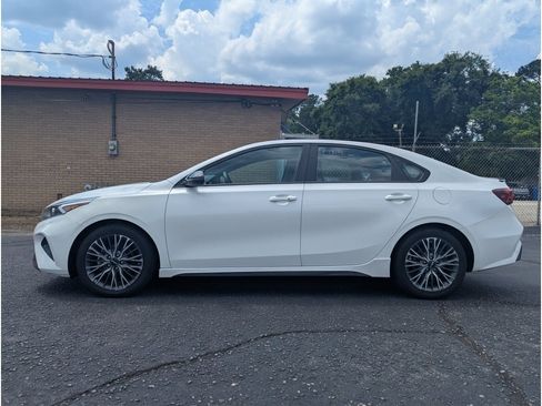 Used 2023 Kia Forte GT-Line w/ GT-Line Premium Package FWD image 5