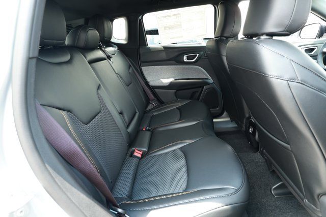 New 2026 Jeep Compass Latitude AWD/4WD image 29