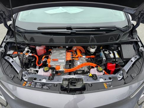 Used 2023 Chevrolet Bolt LT w/ Infotainment Package FWD image 47