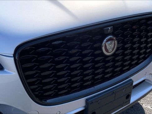 Used 2021 Jaguar F-PACE S image 32