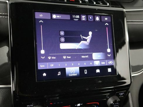 Used 2023 Jeep Grand Cherokee Laredo image 30