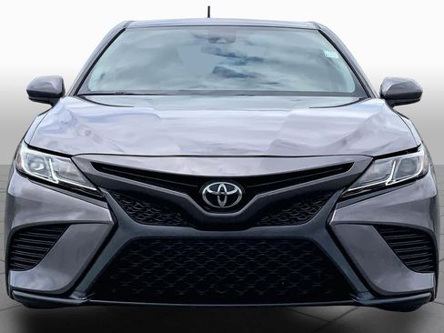 Used 2019 Toyota Camry SE image 4