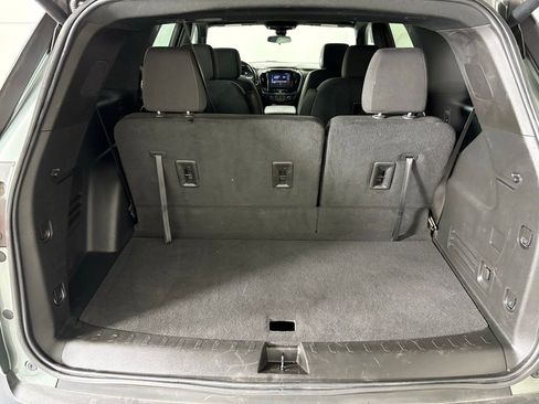 Used 2023 Chevrolet Traverse LT FWD image 43