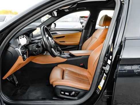 Used 2018 BMW M550i xDrive image 4