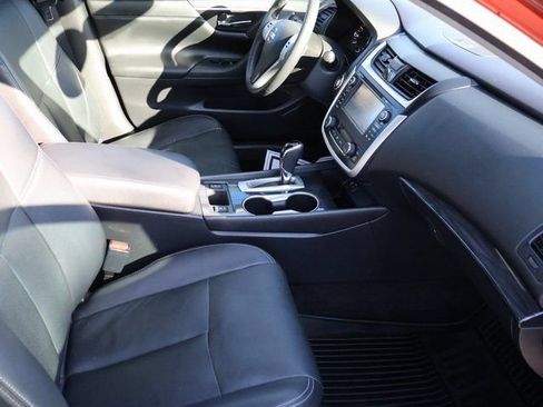 Used 2016 Nissan Altima 2.5 SL w/ 2.5 Technology w/LED Package image 13