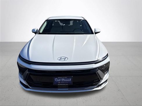 Used 2025 Hyundai Sonata SEL FWD image 2