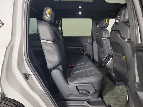 Used 2023 Rivian R1S Launch Edition Quad AWD/4WD image 23