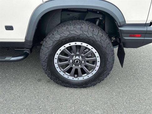 Used 2025 INEOS Grenadier Fieldmaster Edition image 8