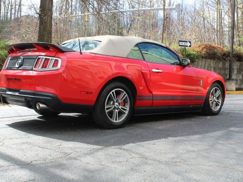 Used 2010 Ford Mustang GT RWD image 32