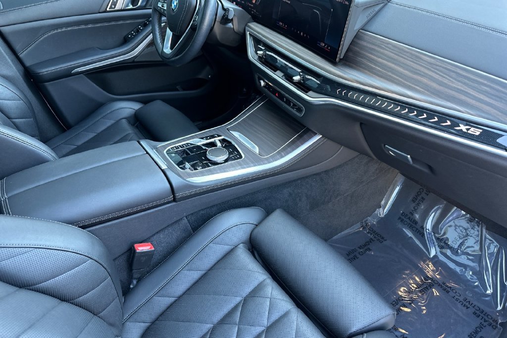 Used 2024 BMW X5 xDrive50e w/ Premium Package AWD/4WD image 15