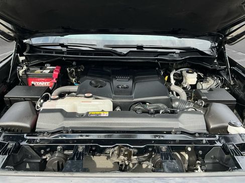 Used 2022 Toyota Tundra SR5 AWD/4WD image 18