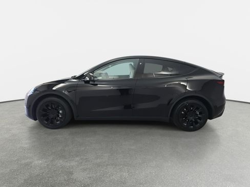 Used 2023 Tesla Model Y Long Range image 8