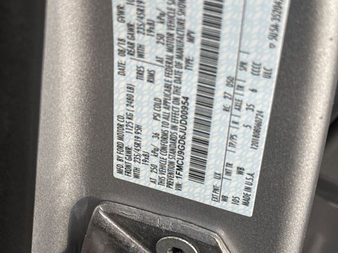 Used 2018 Ford Escape SE w/ SE Sport Appearance Package image 27