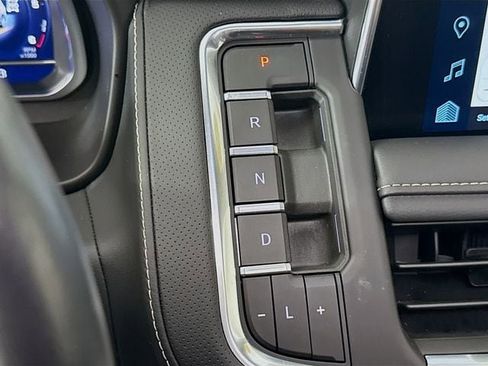 Used 2023 Chevrolet Tahoe Premier w/ Advanced Technology Package image 19