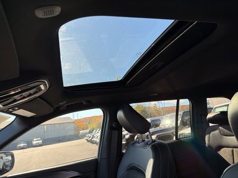 New 2025 Jeep Grand Cherokee 4WD image 11