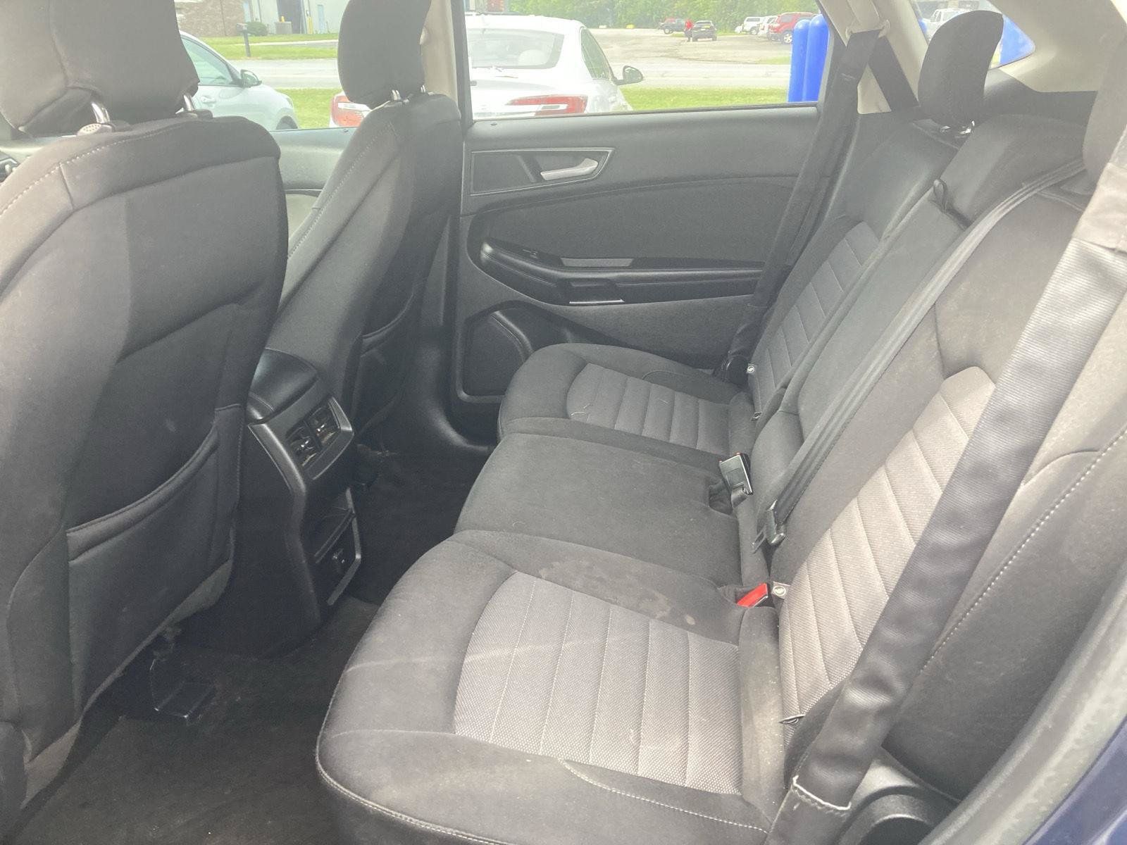 Used 2017 Ford Edge SE FWD image 16