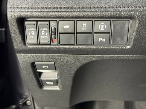 Used 2023 Honda Odyssey Touring image 18