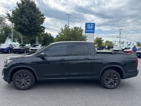 Used 2023 Honda Ridgeline Sport image 2