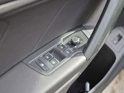 Used 2019 Volkswagen Tiguan SEL Premium R-Line w/ 3rd Row Seat Package image 15