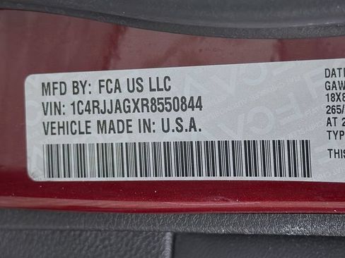 Used 2024 Jeep Grand Cherokee L Laredo RWD image 31
