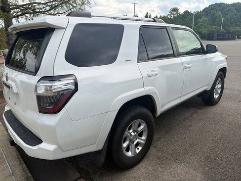 Used 2022 Toyota 4Runner SR5 RWD image 10