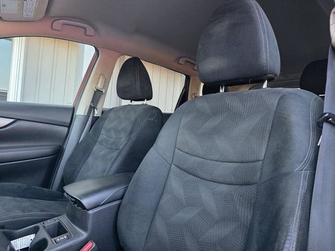 Used 2016 Nissan Rogue SV FWD image 8