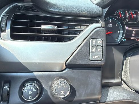 Used 2015 Chevrolet Suburban LTZ image 27