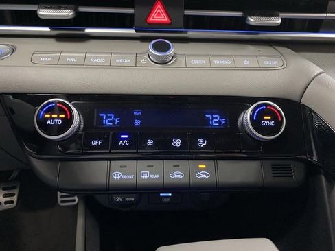 New 2025 Hyundai Elantra SEL image 18