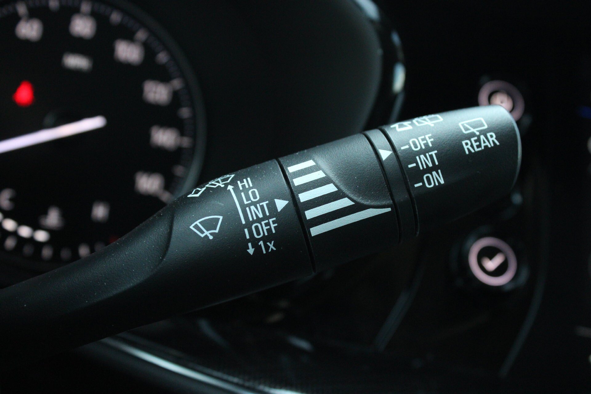 Used 2023 Buick Envision Essence FWD image 35