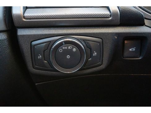 Used 2017 Ford Fusion SE image 27