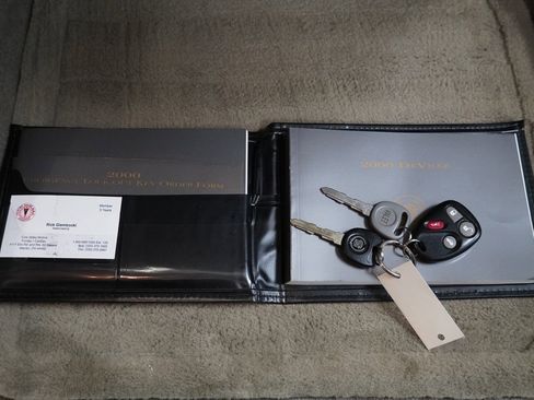 Used 2000 Cadillac De Ville Base 4D Sedan w/ Comfort/Convenience Pkg image 38