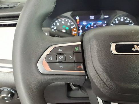 Used 2023 Jeep Compass Limited AWD/4WD image 17