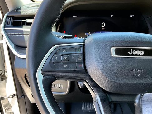 Used 2024 Jeep Grand Cherokee Limited w/ Luxury Tech Group II RWD image 24