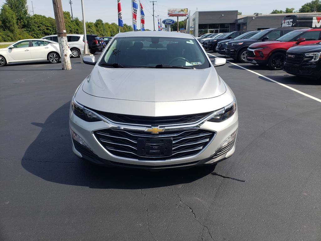 Used 2022 Chevrolet Malibu LT FWD image 2