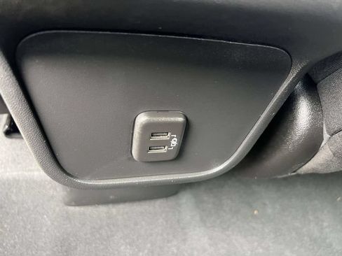 Used 2023 Chevrolet Equinox LS FWD image 13
