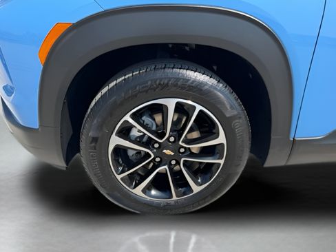 Used 2024 Chevrolet TrailBlazer LT w/ LT Cold Weather Package FWD image 30