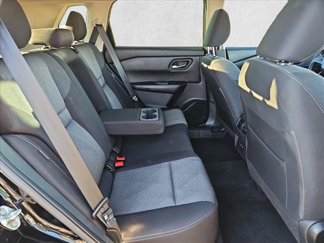 Used 2024 Nissan Rogue SV FWD image 25