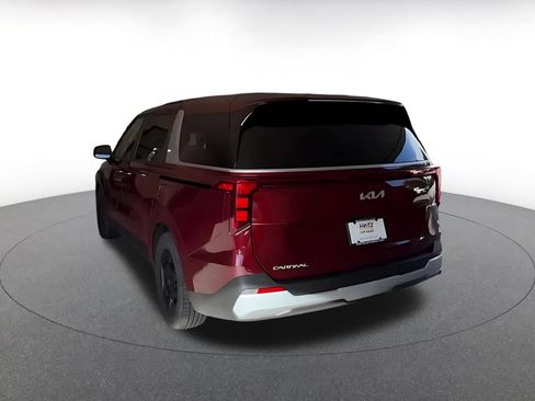 Used 2026 Kia Carnival FWD image 11