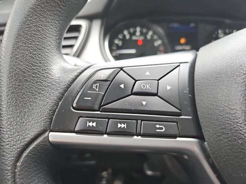 Used 2020 Nissan Rogue S FWD image 29