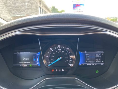 Used 2017 Ford Fusion SE w/ Equipment Group 601A FWD image 25