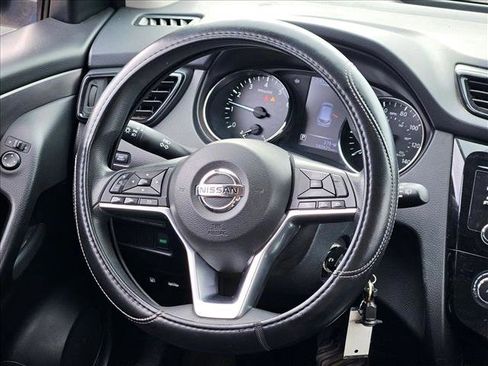 Used 2018 Nissan Rogue Sport S image 10